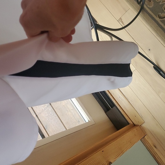 Nike DRI-FIT Running White & Black Sz. L Shirt - Picture 3 of 13